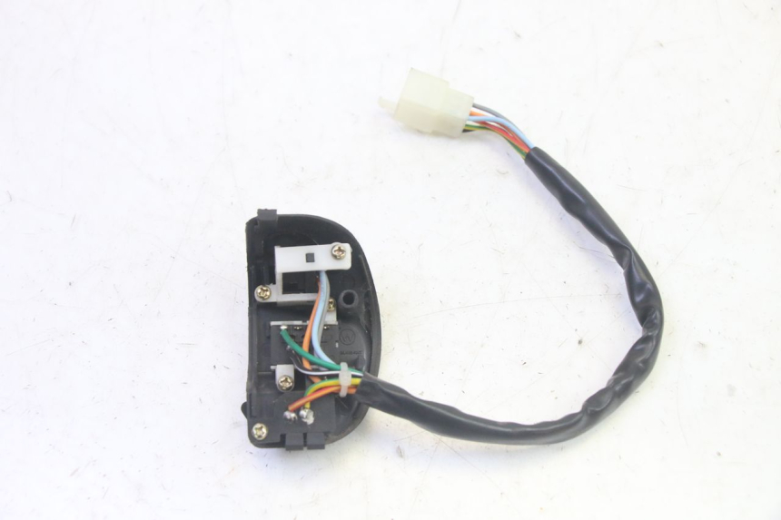 photo de COMMUTATORE DESTRO EFUN PUSA 1 - Primo piano tecnico