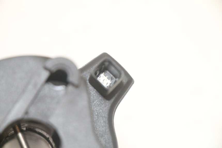 photo de COMMUTATORE DESTRO BMW R GS 1250 (2021 - 2024) - Stato della superficie e materiale