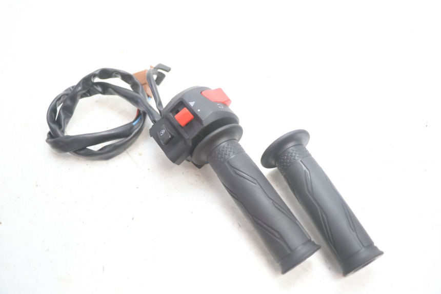 photo de COMMUTATORE DESTRO JM MOTORS R-MAX TECH 50 (2024 - 2026) - Zoom sullo stato d'uso