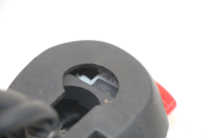 photo de COMMUTATORE DESTRO MAG POWER R-STREET 50 (2016 - 2025) - Dettagli dei punti di fissaggio