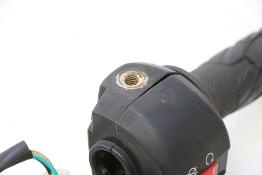 photo de COMMUTATORE DESTRO ORCAL RAPTOR 50 (2015 - 2021) - Stato della superficie e materiale