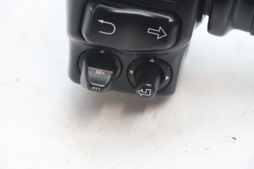 photo de COMMUTATORE DESTRO HARLEY DAVIDSON ROAD GLIDE FLTRXSE 1920 (2018 - 2022) - Altra angolazione