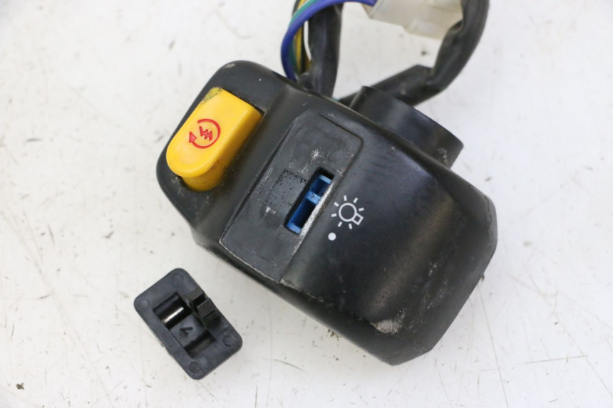 photo de COMANDO DESTRO PGO RODOSHOW 2T 50 (2003 - 2007) - Zoom sullo stato d'uso