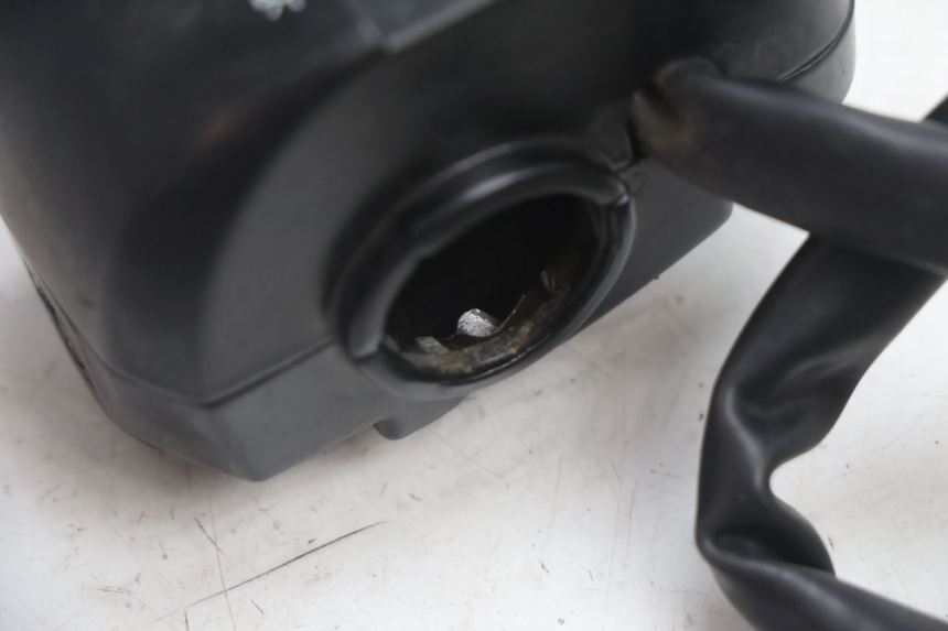 photo de COMMUTATORE DESTRO TNT MOTOR ROMA 10' 2T 50 (2011 - 2018) - Dettagli dei punti di fissaggio