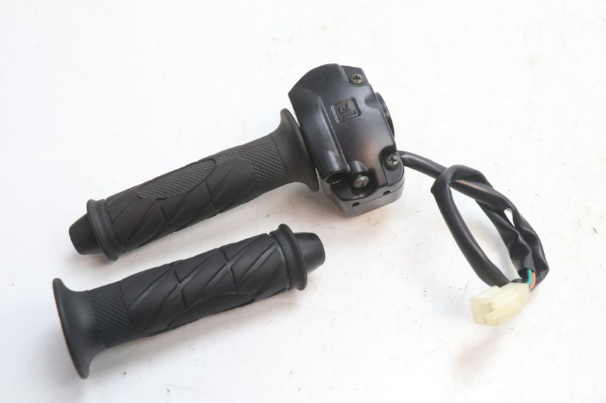photo de Comando destro TNT MOTOR ROMA 10' 4T 50 (2007 - 2018) - Altra angolazione