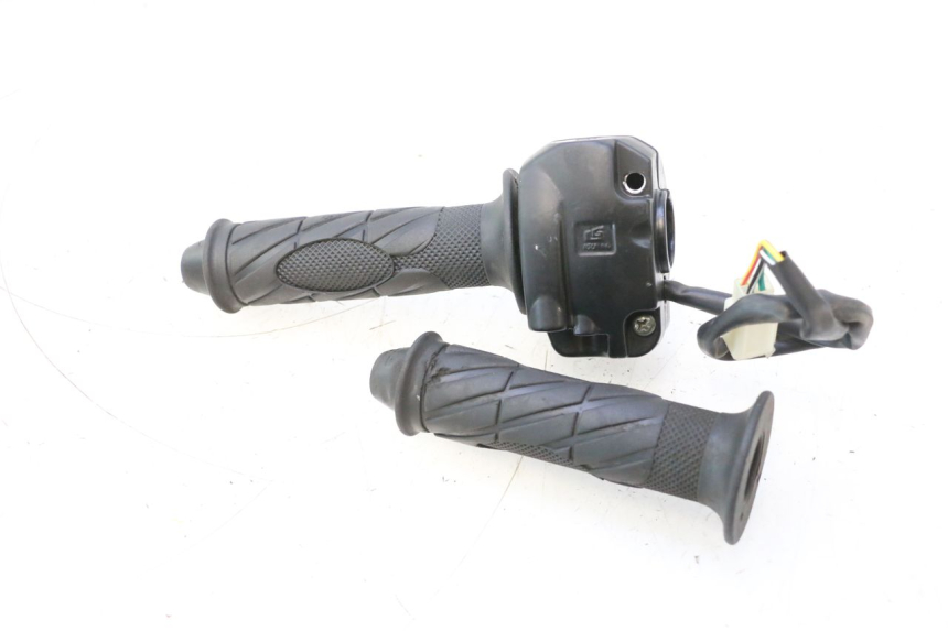 photo de MANUBRIO DESTRO TNT MOTOR ROMA 12' 2T 50 (2007 - 2018) - Altra angolazione
