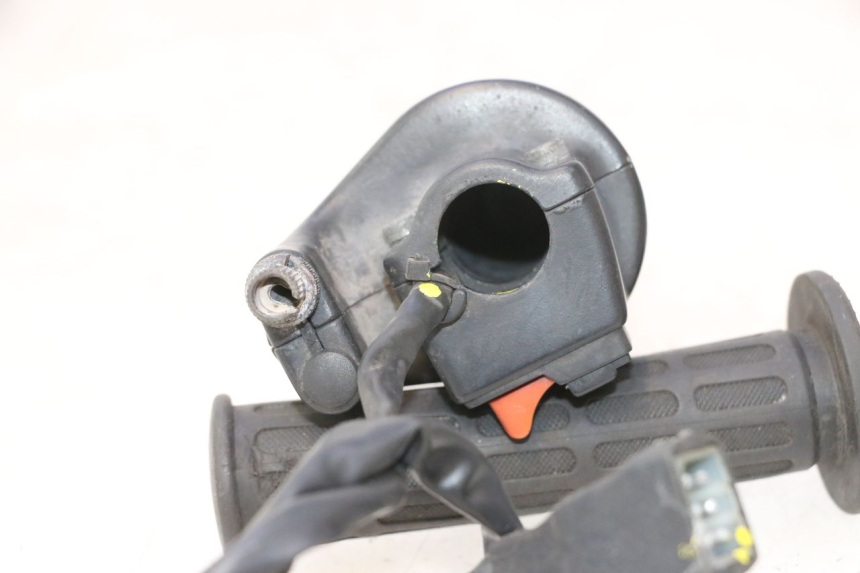 photo de COMMUTATORE DESTRO MZ RT 125 (2000 - 2008) - Zoom sullo stato d'uso