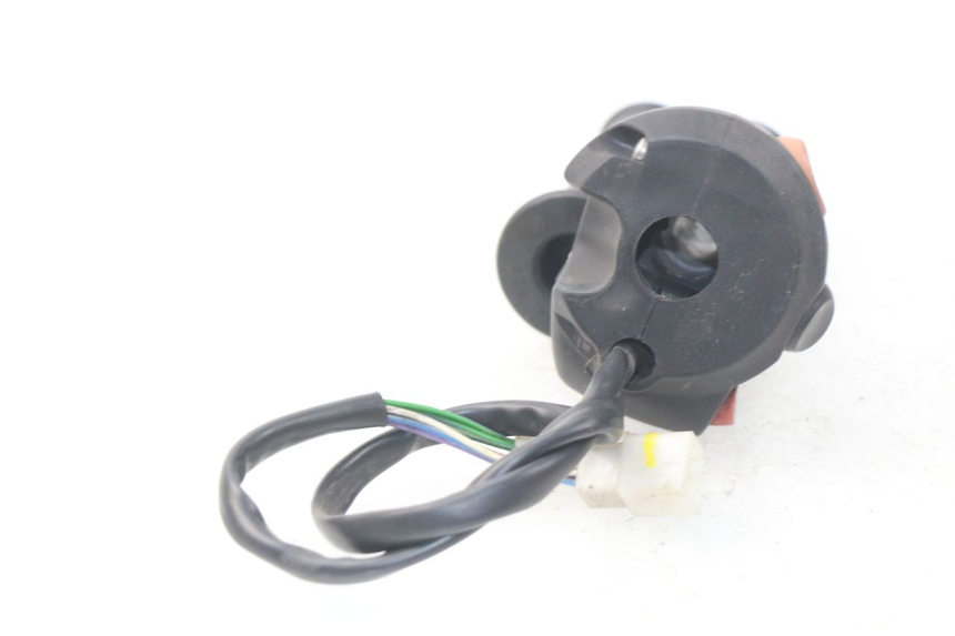 photo de COMANDO DESTRO PEUGEOT SATELIS 300 (2012 - 2015) - Stato della superficie e materiale