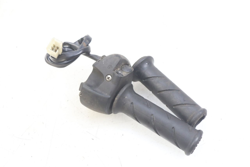 photo de MANUBRIO DESTRO PEUGEOT SATELIS 125 (2010 - 2012) - Altra angolazione