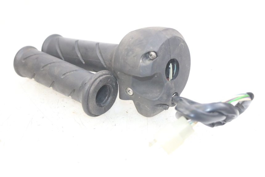 photo de MANUBRIO DESTRO PEUGEOT SATELIS 125 (2010 - 2012) - Vista d'insieme del prodotto