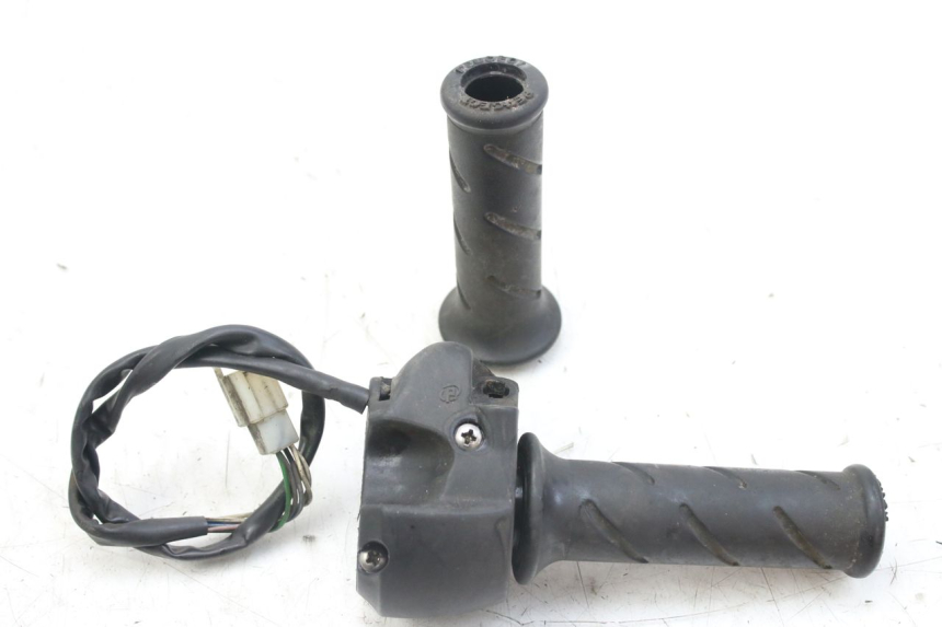 photo de MANUBRIO DESTRO PEUGEOT SATELIS 125 (2010 - 2012) - Dettaglio del componente