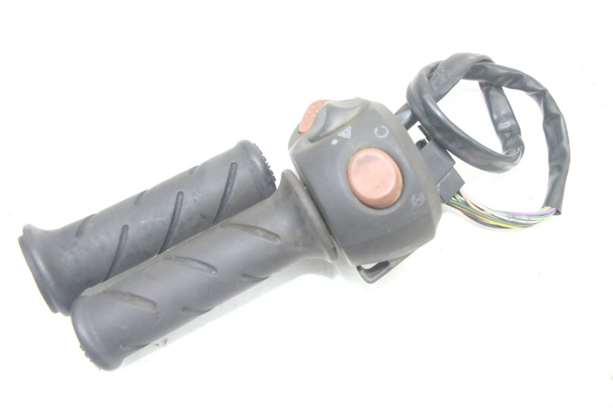 photo de COMMUTATORE DESTRO PEUGEOT SATELIS 125 (2013 - 2018) - Altra angolazione