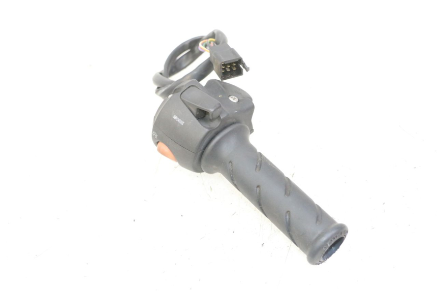 photo de COMMUTATORE DESTRO PEUGEOT SATELIS 125 (2013 - 2018) - Dettaglio del componente