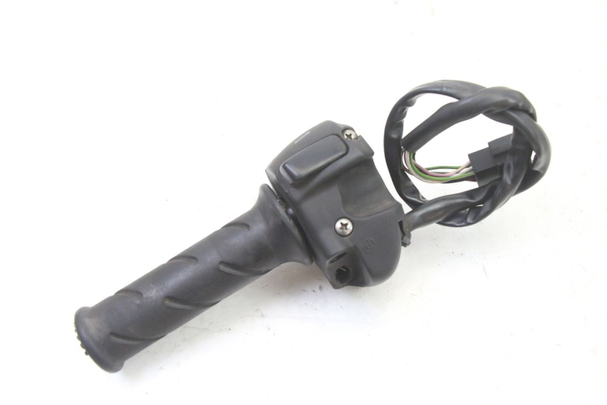 photo de COMMUTATORE DESTRO PEUGEOT SATELIS 125 (2013 - 2018) - Altra angolazione