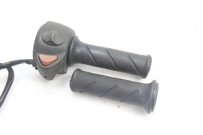 photo de COMMODO DESTRO PEUGEOT SATELIS 125 (2006 - 2009) - Dettaglio del componente