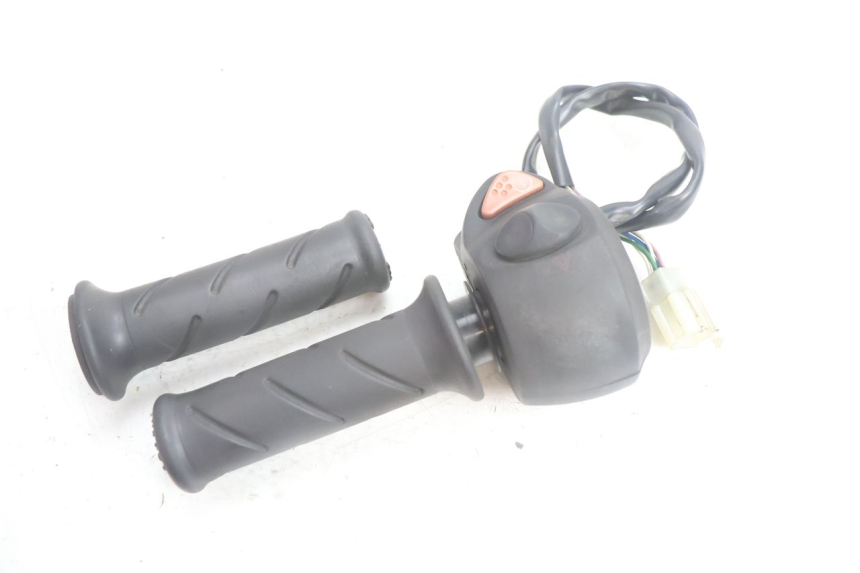 photo de COMMODO DESTRO PEUGEOT SATELIS 125 (2006 - 2009) - Altra angolazione