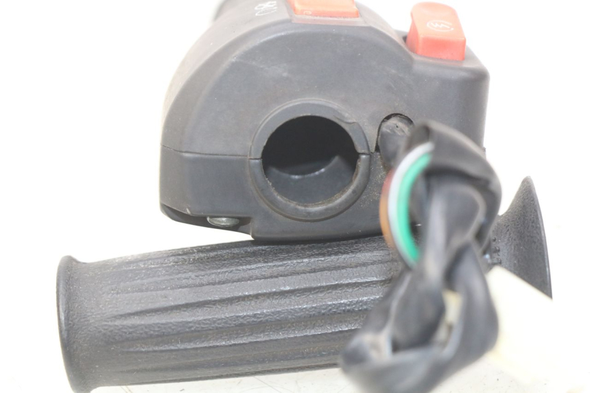 photo de MANUBRIO DESTRO JM MOTORS SC 4T 50 (2012 - 2017) - Zoom sullo stato d'uso