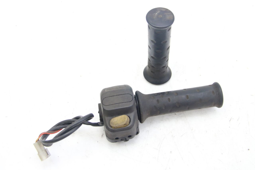 photo de MANUBRIO DESTRO APRILIA SCARABEO 4T 50 (2009 - 2017) - Vista principale