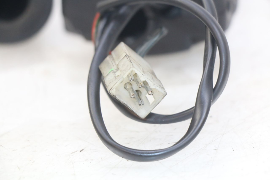 photo de MANUBRIO DESTRO APRILIA SCARABEO 100 (2003 - 2012) - Primo piano tecnico