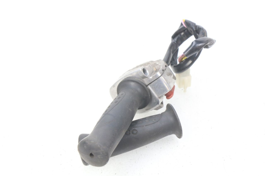 photo de COMANDO DESTRO KYMCO SENTO 50 (2008 - 2013) - Zoom sullo stato d'uso