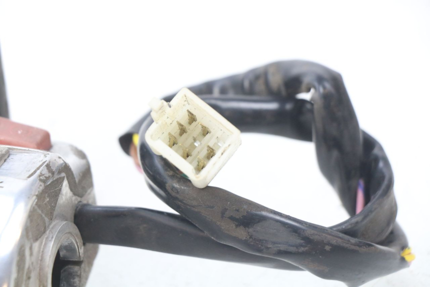 photo de COMANDO DESTRO KYMCO SENTO 50 (2008 - 2013) - Dettagli dei punti di fissaggio