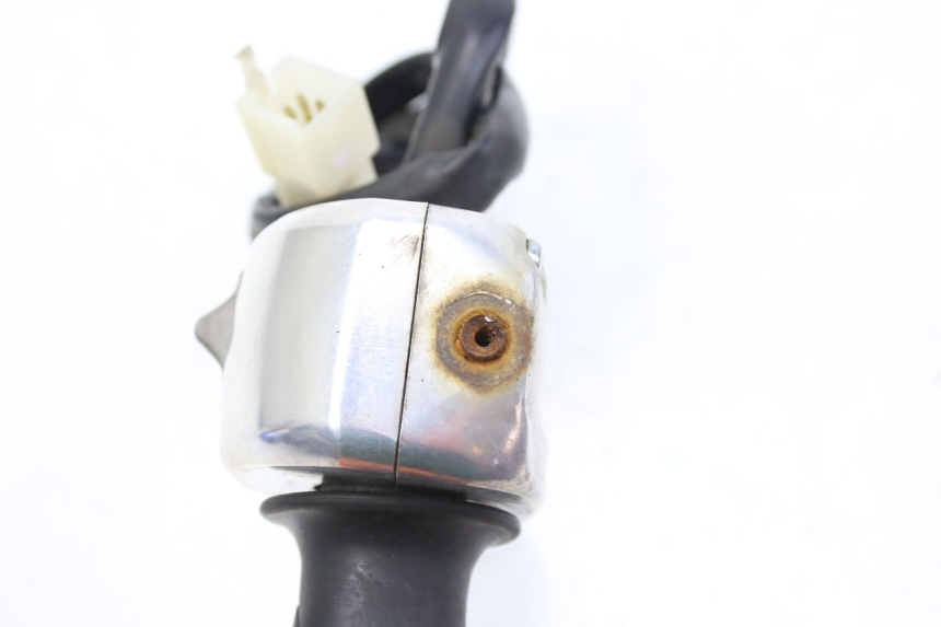 photo de MANUBRIO DESTRO KYMCO SENTO 100 (2008 - 2013) - Primo piano tecnico