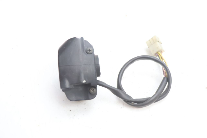 photo de COMMUTATORE DESTRO PEUGEOT SPEEDFIGHT 2 AC 50 (2000 - 2009) - Altra angolazione
