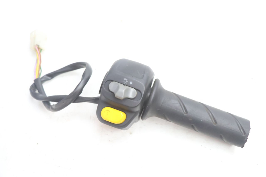 photo de MANUBRIO DESTRO PEUGEOT SPEEDFIGHT LC 50 (1996 - 2002) - Vista principale
