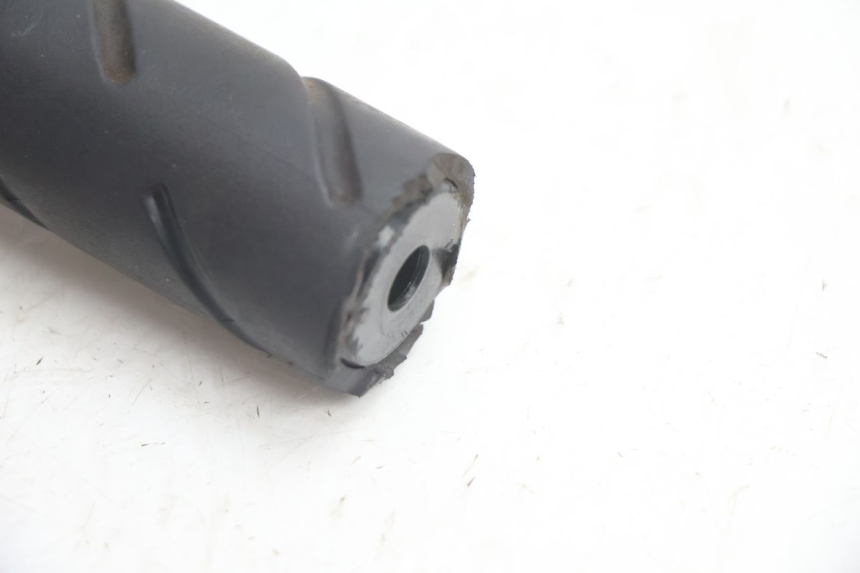 photo de MANUBRIO DESTRO PEUGEOT SPEEDFIGHT LC 50 (1996 - 2002) - Altra angolazione