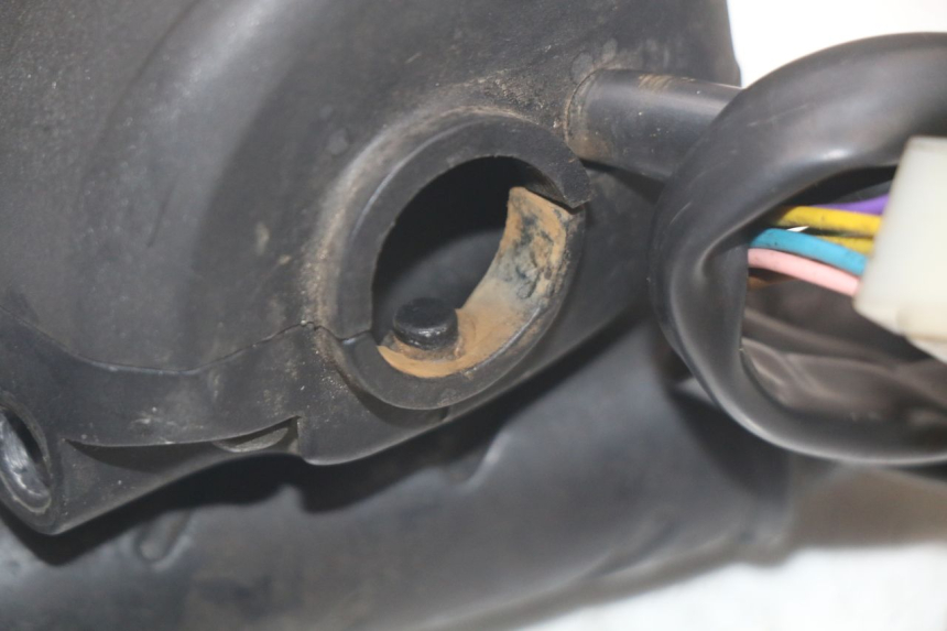 photo de MANUBRIO DESTRO PEUGEOT SPEEDFIGHT 100 (1997 - 2007) - Ricambio usato controllato