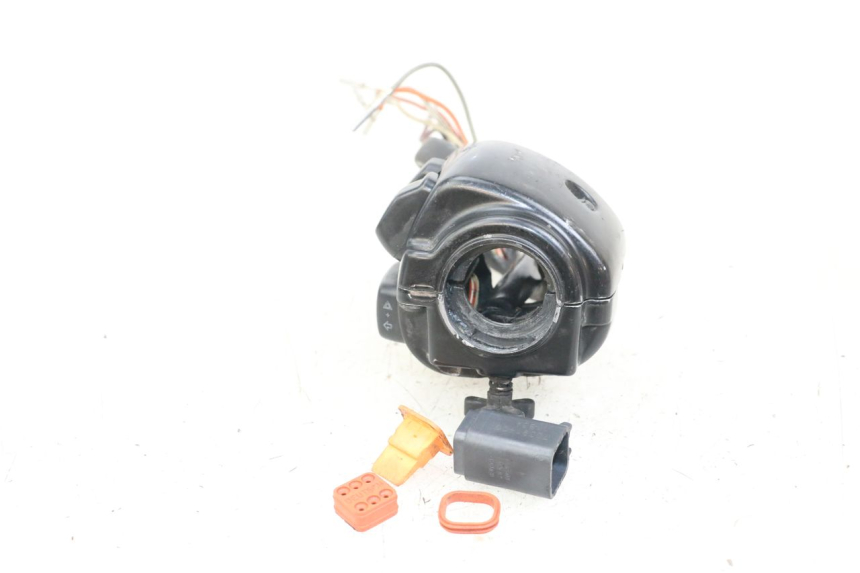 photo de COMMUTATORE DESTRO HARLEY DAVIDSON SPORTSTER XL CUSTOM 1200 (2003 - 2004) - Altra angolazione