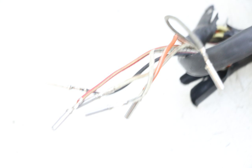 photo de COMMUTATORE DESTRO HARLEY DAVIDSON SPORTSTER XL CUSTOM 1200 (2003 - 2004) - Dettagli dei punti di fissaggio