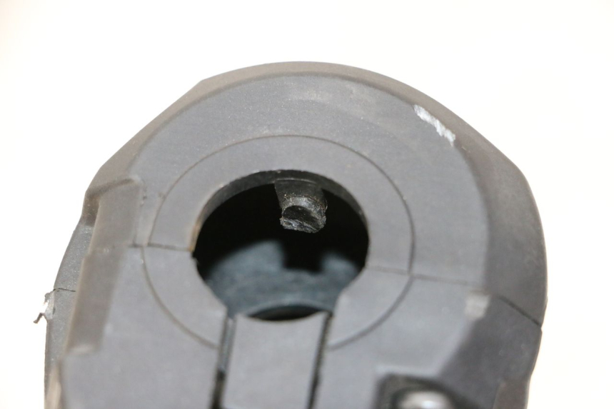 photo de COMMUTATORE DESTRO APRILIA SR R 2T LC 50 (2018 - 2021) - Zoom sullo stato d'uso