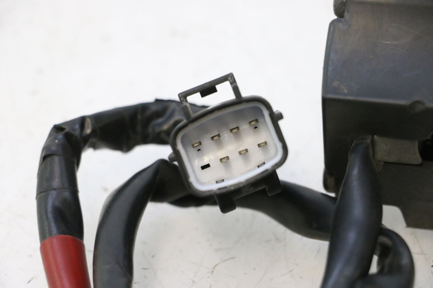 photo de COMMUTATORE DESTRO DUCATI SS IE DS CARENEE 1000 (2002 - 2006) - Zoom sullo stato d'uso