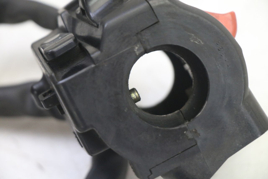 photo de COMMUTATORE DESTRO HONDA ST PAN EUROPEAN 1300 (2002 - 2013) - Vista d'insieme del prodotto