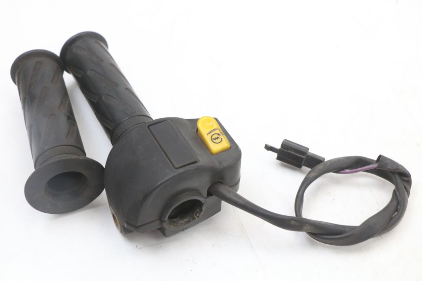 photo de COMMUTATORE DESTRO PEUGEOT STREETZONE 2T 50 (2014 - 2019) - Primo piano tecnico