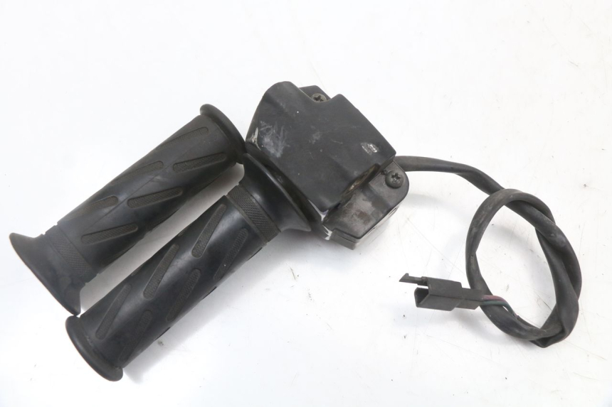 photo de COMMUTATORE DESTRO PEUGEOT STREETZONE 2T 50 (2014 - 2019) - Vista d'insieme del prodotto