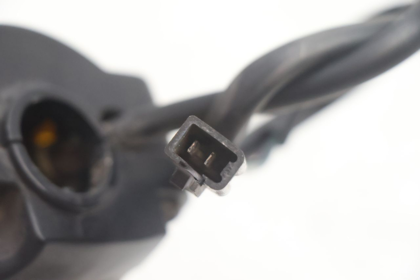 photo de COMMUTATORE DESTRO PEUGEOT STREETZONE NAKED 2T 50 (2014 - 2018) - Dettagli dei punti di fissaggio