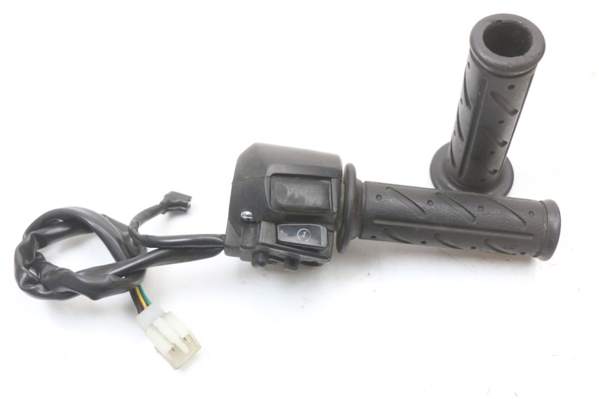 photo de COMMUTATORE DESTRO KYMCO SUPER 8 4T 50 (2021 - 2024) - Dettaglio del componente