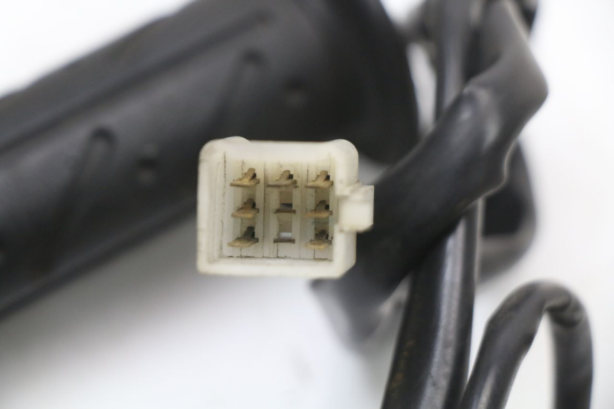 photo de COMMUTATORE DESTRO KYMCO SUPER 8 4T 50 (2021 - 2024) - Stato della superficie e materiale