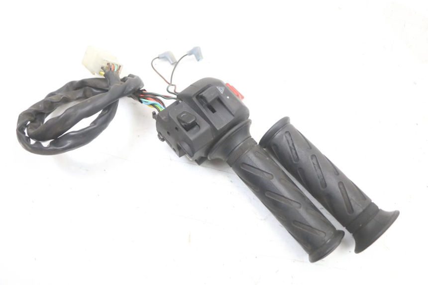 photo de COMMUTATORE DESTRO SUZUKI BURGMAN 125 (2018 - 2021) - Vista principale