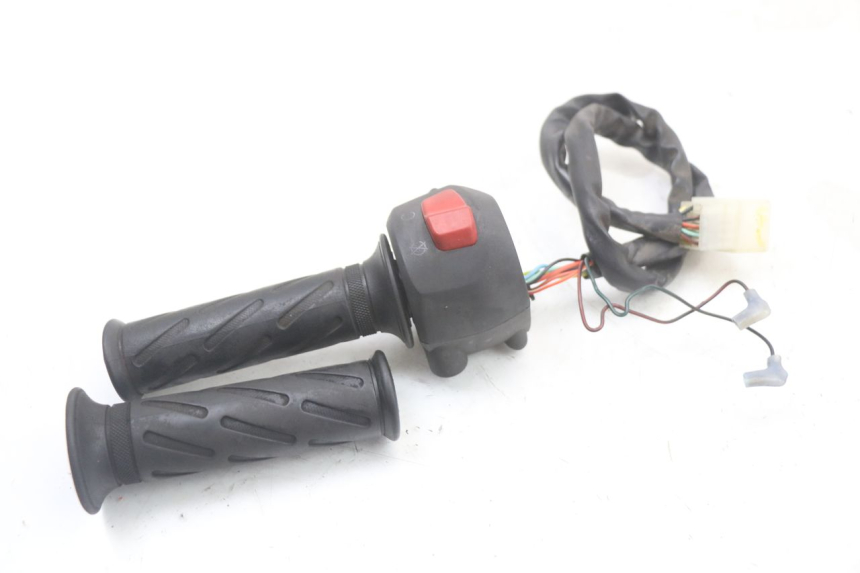 photo de COMMUTATORE DESTRO SUZUKI BURGMAN 125 (2018 - 2021) - Altra angolazione