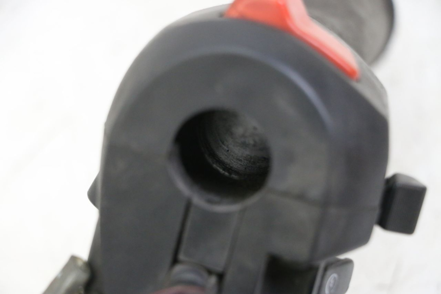 photo de COMMUTATORE DESTRO SUZUKI BURGMAN 125 (2015 - 2017) - Dettaglio del componente