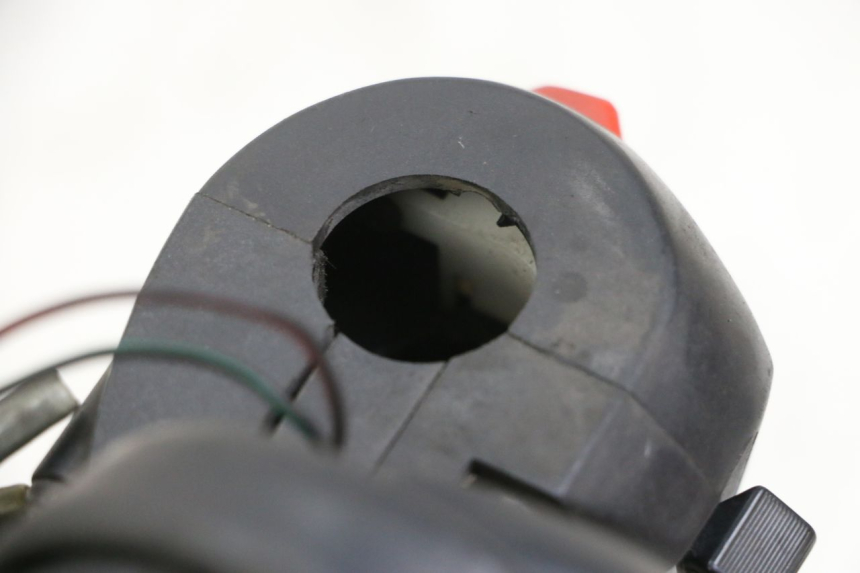 photo de COMMUTATORE DESTRO SUZUKI BURGMAN 125 (2015 - 2017) - Zoom sullo stato d'uso