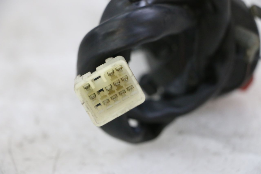 photo de COMMUTATORE DESTRO SUZUKI BURGMAN 125 (2015 - 2017) - Altra angolazione