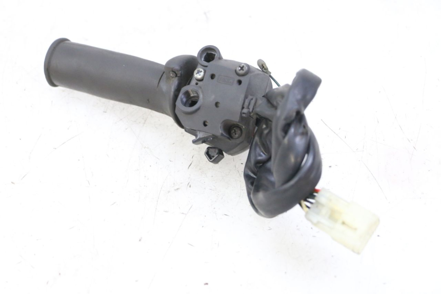 photo de COMMUTATORE DESTRO SUZUKI BURGMAN 125 (2015 - 2017) - Primo piano tecnico