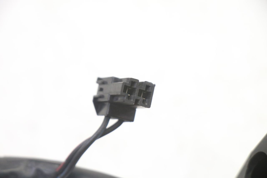 photo de COMMUTATORE DESTRO SUZUKI SV S 650 (2003 - 2009) - Dettagli dei punti di fissaggio