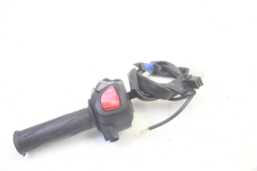 photo de COMMUTATORE DESTRO YAMAHA TRICITY 300 (2020 - 2024) - Altra angolazione