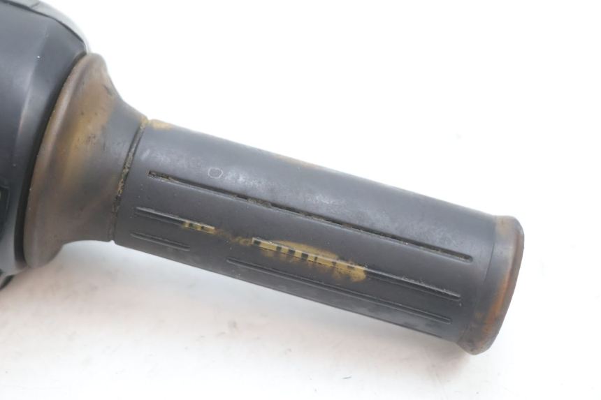 photo de MANUBRIO DESTRO PEUGEOT V-CLIC VCLIC 50 (2007 - 2013) - Altra angolazione