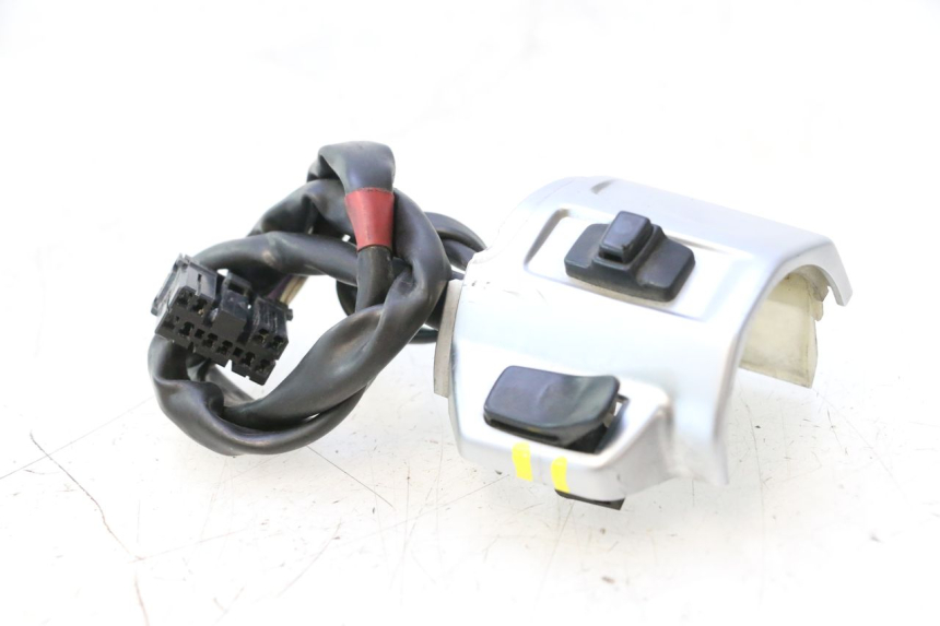 photo de MANUBRIO DESTRO PIAGGIO VESPA PRIMAVERA 2T 50 (2013 - 2018) - Primo piano tecnico